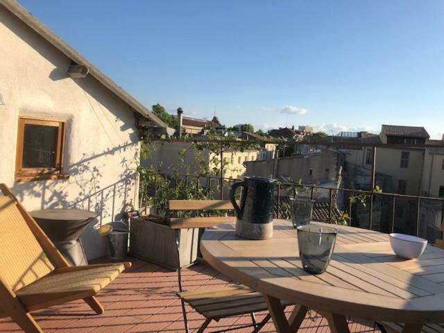 Appartement Avec Terrasse Panoramique Au Coeur De Ним Екстериор снимка