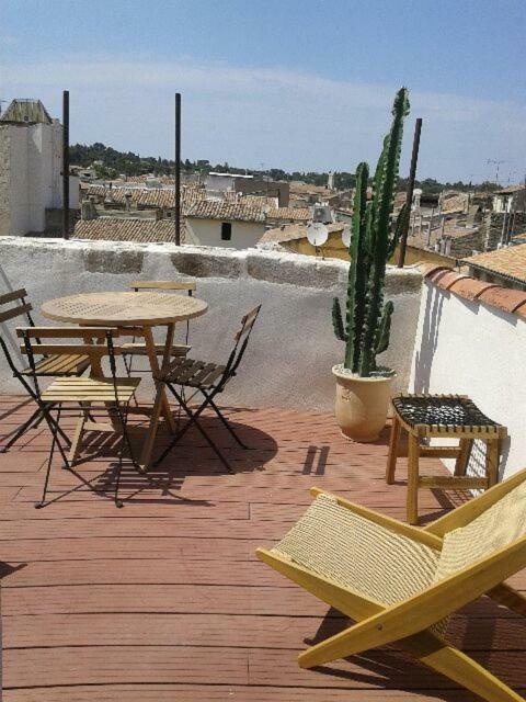 Appartement Avec Terrasse Panoramique Au Coeur De Ним Екстериор снимка